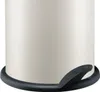 A close-up view of the bottom part of a sand-colored trash can with a black pedal and a black rubber base. Náhled obrázku produktu