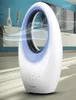 A white bladeless fan is shown in a modern living room setting, with air currents emanating from it. Produktbild-Vorschau