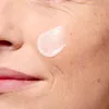 Clarins Nutri-Lumière Emulsione Giorno per il Viso Anteprima dell’immagine prodotto 2