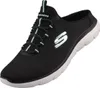 Das Bild zeigt einen flachen Schuh in Schwarz. Der Schuh ist von der seitlichen Ansicht zu sehen. Produktbild-Vorschau