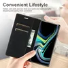 A hand holding a black leather phone case with card slots and a dollar bill inserted, with a smartphone displaying a colorful wallpaper. Produktbild-Vorschau