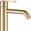 A close-up studio shot of a gold-colored faucet. Anteprima dell’immagine prodotto