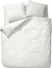 A top-down view of a white duvet and two white pillows on a bed. Produktbild-Vorschau