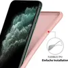 A pink phone case is shown next to a smartphone, highlighting its flexibility and ease of installation. Anteprima dell’immagine prodotto