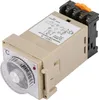 A beige electronic temperature controller with a dial and a black terminal block. Anteprima dell’immagine prodotto