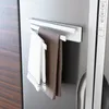 Magnetický držák ručníků Yamazaki Tower, černý Náhled obrázku produktu 4