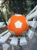 Magischer Curve-Fußball aus EVA-Schaum, orange-weiß – Produktbild-Vorschau 3