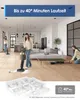 People using a cordless wet dry vacuum cleaner in a modern living room and kitchen area, with a floor plan diagram and battery indicator at the bottom. Produktbild-Vorschau