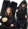 Kuschelige Hoodie Decke mit Ärmeln - Vielseitiger Produktbild-Vorschau 1