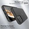 A black phone case is shown on a metallic background, with text highlighting its features. Produktbild-Vorschau