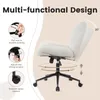 A white fluffy office chair with adjustable features. Voir les images du produit