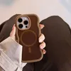 Selencia Wavy Backcover mit MagSafe iPhone 14 / 13 - Mocha Produktbild-Vorschau 4
