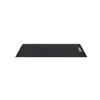 A black rectangular mat with a logo on the right side, presented on a white background. Voir les images du produit