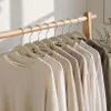 Sada 10 kusov béžových zamatových vešiakov – protisklzové Náhľad obrázku produktu 5