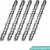 Five chainsaw chains are laid out diagonally on a white background. Produktbild-Vorschau