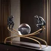 Denker Skulptur mit Kristallkugel,Moderne Dekofigur aus Produktbild-Vorschau 7