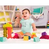 B.Toys ElemenoSqueeze Alphabet Soft Blocks Large Set Voir les images du produit 6