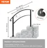 A black metal stair handrail is shown installed on a set of concrete steps, with various dimensions and angles indicated by lines and text overlays. Voir les images du produit