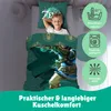 A young boy sleeping on a bed with Zelda-themed bedding. The bedding features Link from The Legend of Zelda: Tears of the Kingdom. There are also icons and text related to product features. Produktbild-Vorschau