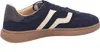 Side view of a navy blue sneaker with cream accents and a brown sole. Anteprima dell’immagine prodotto