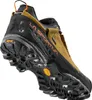 A close-up, low-angle view of a hiking shoe. Voir les images du produit