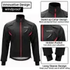 A product image showcasing a black and red cycling jacket with feature callouts. Anteprima dell’immagine prodotto