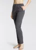 A woman is wearing grey sweatpants. Produktbild-Vorschau