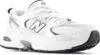 A studio shot of a New Balance sneaker. Voir les images du produit