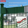 A close-up of a green fence with a privacy screen attached, showing a diagram of how it attaches. Podgląd zdjęcia produktu