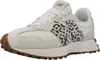A single New Balance sneaker is shown from a side-diagonal angle against a white background. Voir les images du produit