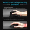 Comparison of vertical and horizontal mouse grips with anatomical diagrams of the wrist. Produktbild-Vorschau