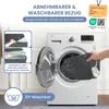 A washing machine with its door open, and a person is putting a dog bed cover into it. There are also instructional graphics and text overlays. Produktbild-Vorschau