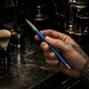 Blauw scheermes kapperspotlood voor het contouren van haar. Productafbeelding-voorbeeld 5
