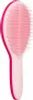 A pink hairbrush on a white background. Voir les images du produit