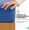 A hand is shown resting on a blue fitted sheet, with text overlays describing its features. Produktbild-Vorschau
