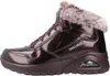 A side view of a burgundy Skechers boot with faux fur trim. Voir les images du produit