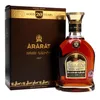 A bottle of Ararat Nairi 20 Years Old Armenian Brandy and its gift box are displayed against a white background. Produktbild-Vorschau
