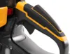 A close-up view of the handle and trigger mechanism of a chainsaw. Produktbild-Vorschau