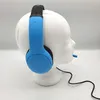 A blue and black headset is displayed on a white mannequin head. Anteprima dell’immagine prodotto