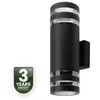 A black outdoor wall light with clear glass elements, shown next to a warranty badge. Anteprima dell’immagine prodotto