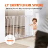 A baby and a cat are shown near a white baby gate in a home setting. Voir les images du produit