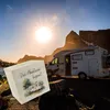 Abenteuer Wohnwagen Spardose aus Holz mit Spruch Das Produktbild-Vorschau 6