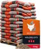 A pallet of bagged wood pellets with a single bag in the foreground showing product details. Produktbild-Vorschau