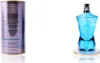 Two cosmetic products are displayed against a white background. Voir les images du produit