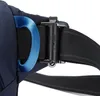 A close-up view of a buckle and strap mechanism on a navy blue bag. Produktbild-Vorschau