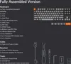 A list of components included in a fully assembled mechanical keyboard kit, along with an illustration of the keyboard and accessories. Produktbild-Vorschau
