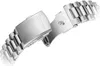 A close-up shot of a watch clasp and bracelet. Voir les images du produit