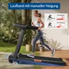 A woman running on a treadmill outdoors with plants in the background. Produktbild-Vorschau