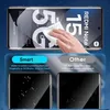 A hand is cleaning a smartphone screen, with graphics highlighting the product's features. Produktbild-Vorschau