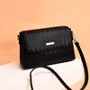 Damenledertasche -  - Eleganz und Funktionalität - Goldene Produktbild-Vorschau 6